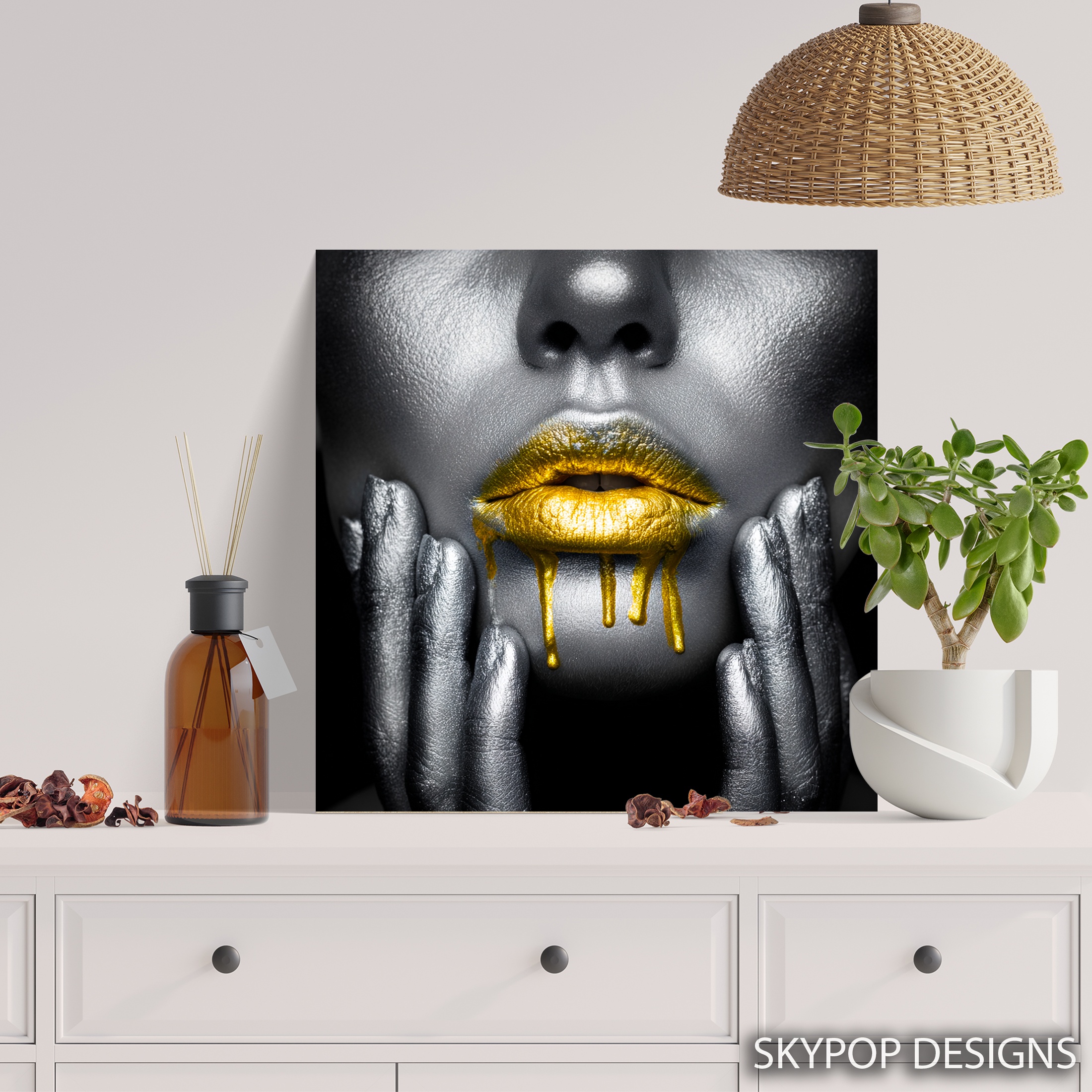 5.jpg Golden Lips Art